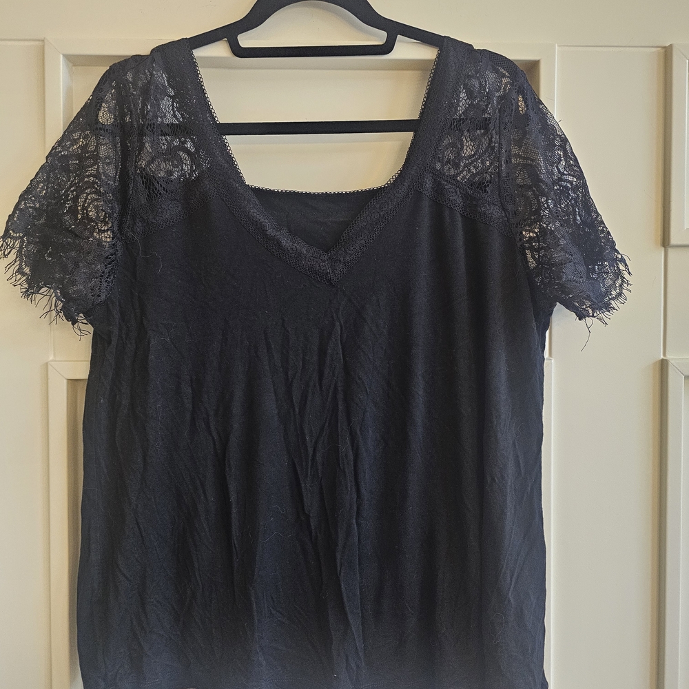 Chic Black Lace Sleeve Top